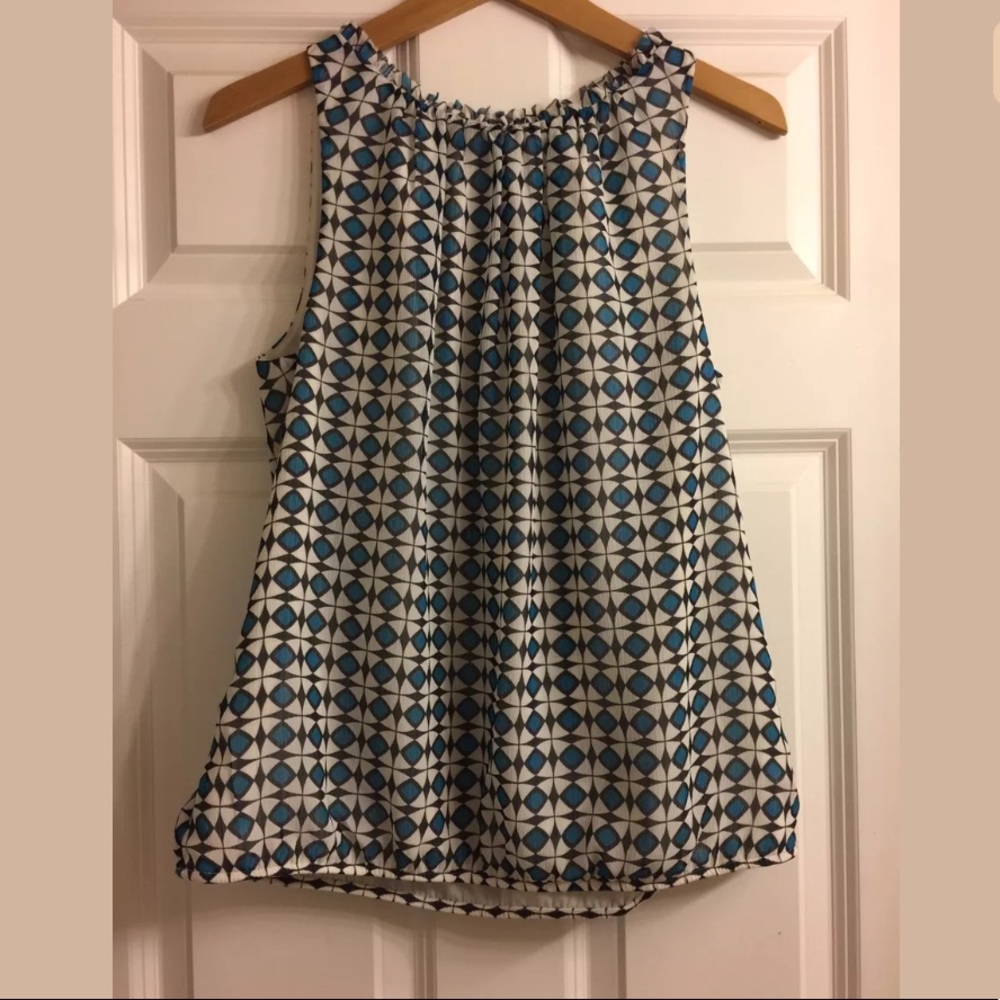 Ann Taylor Sleeveless Geometric Top. Size Medium